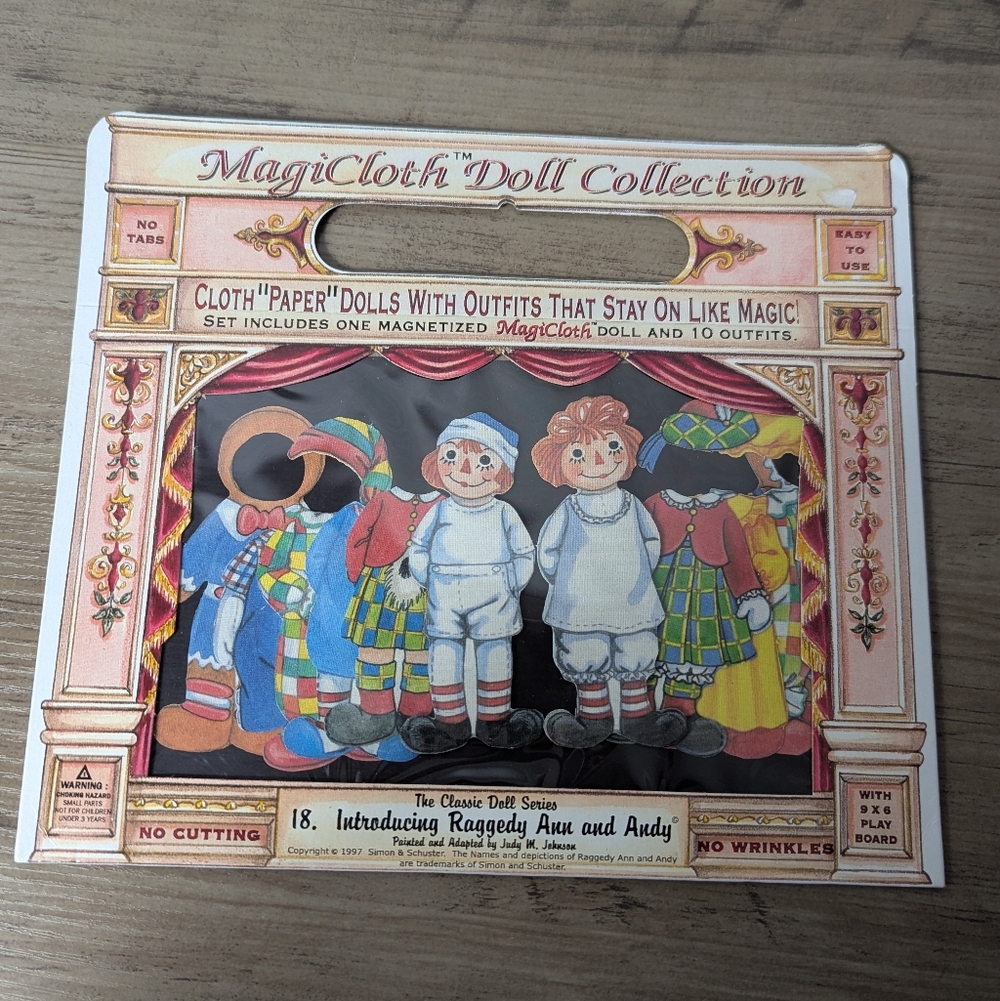 MagiCloth Doll Collection 18. Introducing Raggedy Ann and Andy Cloth Paper 1997